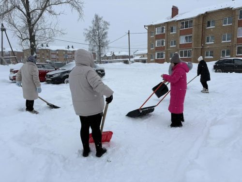 Общегородской субботник борьбы со снегом