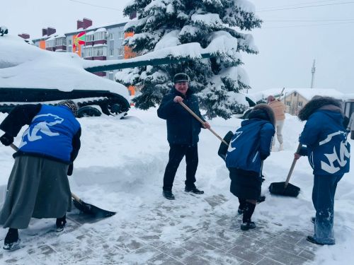 Общегородской субботник борьбы со снегом