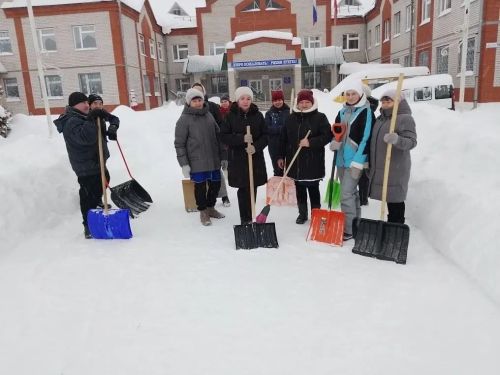 Общегородской субботник борьбы со снегом