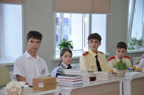 Круглый стол с участием главы района с победителями акции "Одаренные дети глубинки"