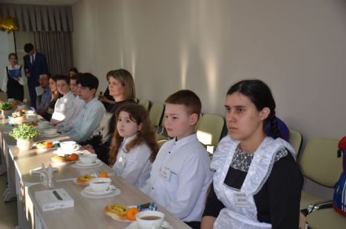 Круглый стол с участием главы района с победителями акции "Одаренные дети глубинки"