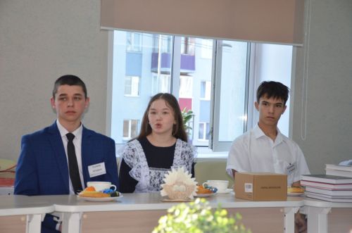 Круглый стол с участием главы района с победителями акции "Одаренные дети глубинки"