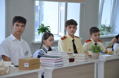 Круглый стол с участием главы района с победителями акции "Одаренные дети глубинки"