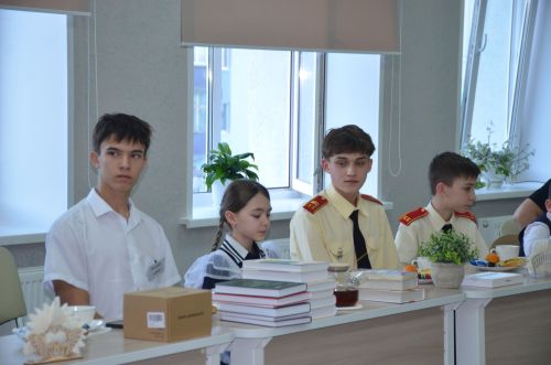 Круглый стол с участием главы района с победителями акции "Одаренные дети глубинки"