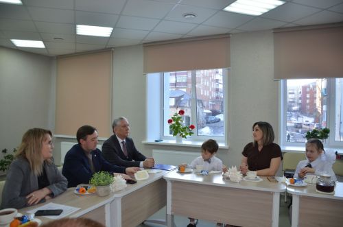Круглый стол с участием главы района с победителями акции "Одаренные дети глубинки"