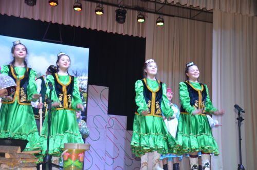 Триумф талантов: в Агрызском районе прошёл гала-концерт «Радуга культур»