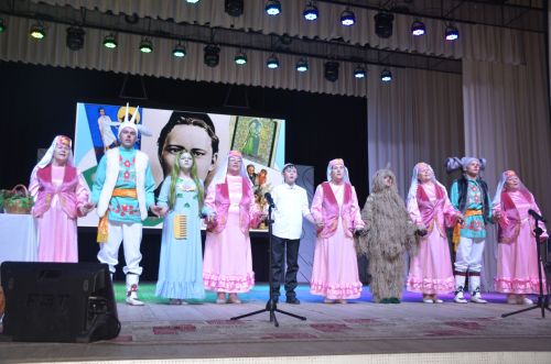 Триумф талантов: в Агрызском районе прошёл гала-концерт «Радуга культур»