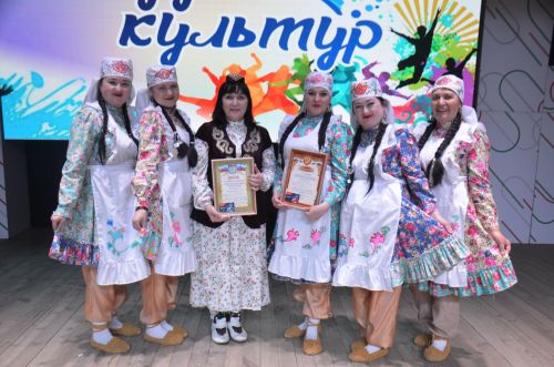 Триумф талантов: в Агрызском районе прошёл гала-концерт «Радуга культур»