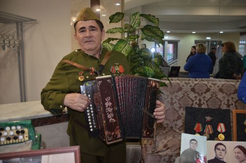 Триумф талантов: в Агрызском районе прошёл гала-концерт «Радуга культур»