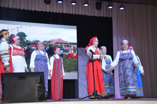 Триумф талантов: в Агрызском районе прошёл гала-концерт «Радуга культур»