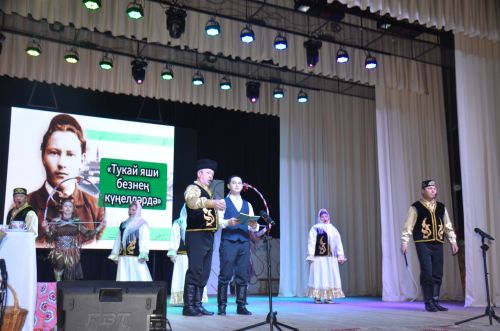 Триумф талантов: в Агрызском районе прошёл гала-концерт «Радуга культур»