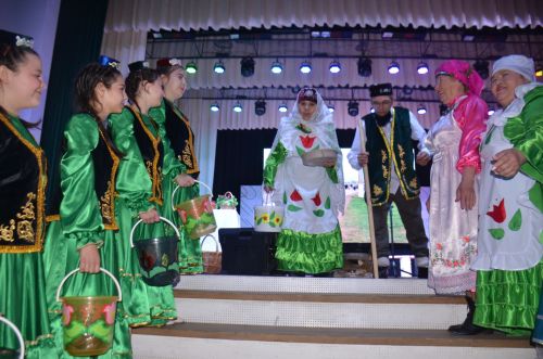 Триумф талантов: в Агрызском районе прошёл гала-концерт «Радуга культур»