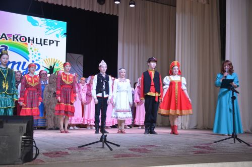 Триумф талантов: в Агрызском районе прошёл гала-концерт «Радуга культур»