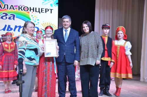 Триумф талантов: в Агрызском районе прошёл гала-концерт «Радуга культур»