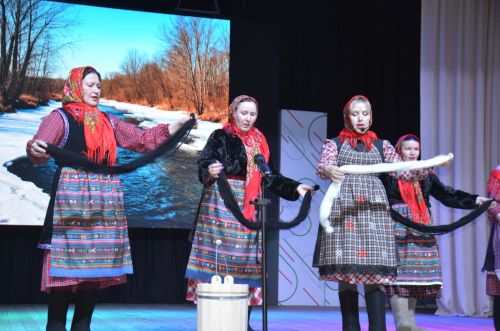 Триумф талантов: в Агрызском районе прошёл гала-концерт «Радуга культур»