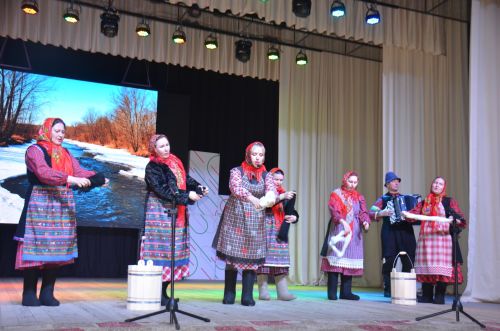 Триумф талантов: в Агрызском районе прошёл гала-концерт «Радуга культур»