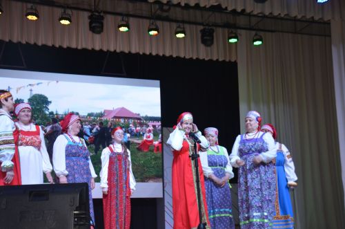 Триумф талантов: в Агрызском районе прошёл гала-концерт «Радуга культур»