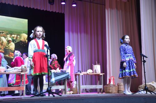 Триумф талантов: в Агрызском районе прошёл гала-концерт «Радуга культур»
