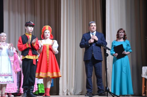 Триумф талантов: в Агрызском районе прошёл гала-концерт «Радуга культур»