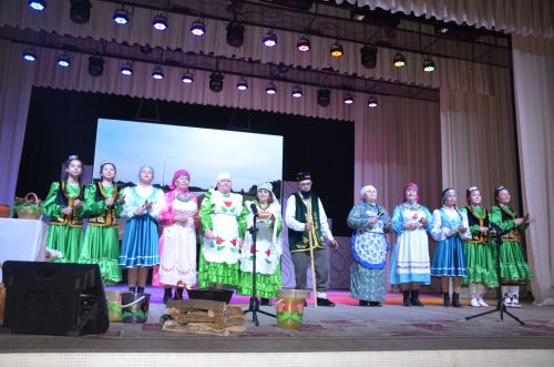 Триумф талантов: в Агрызском районе прошёл гала-концерт «Радуга культур»