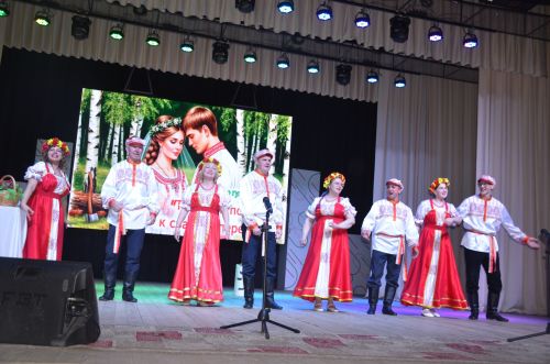 Триумф талантов: в Агрызском районе прошёл гала-концерт «Радуга культур»
