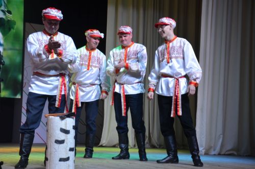 Триумф талантов: в Агрызском районе прошёл гала-концерт «Радуга культур»