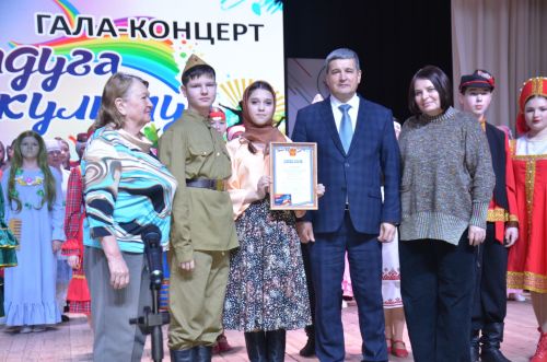 Триумф талантов: в Агрызском районе прошёл гала-концерт «Радуга культур»