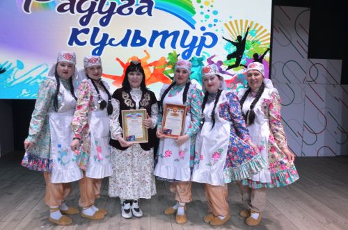 Триумф талантов: в Агрызском районе прошёл гала-концерт «Радуга культур»