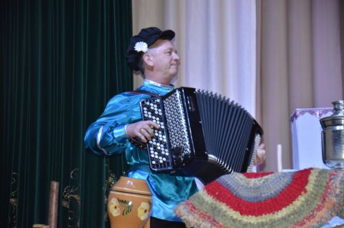 Триумф талантов: в Агрызском районе прошёл гала-концерт «Радуга культур»