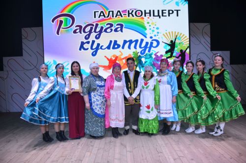 Триумф талантов: в Агрызском районе прошёл гала-концерт «Радуга культур»