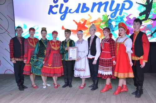 Триумф талантов: в Агрызском районе прошёл гала-концерт «Радуга культур»