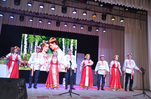 Триумф талантов: в Агрызском районе прошёл гала-концерт «Радуга культур»