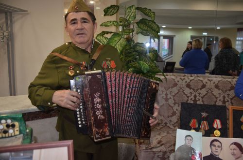 Триумф талантов: в Агрызском районе прошёл гала-концерт «Радуга культур»