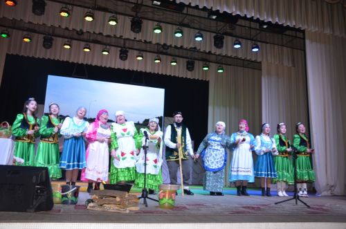 Триумф талантов: в Агрызском районе прошёл гала-концерт «Радуга культур»