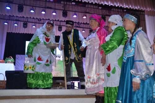 Триумф талантов: в Агрызском районе прошёл гала-концерт «Радуга культур»