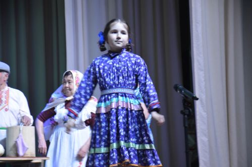 Триумф талантов: в Агрызском районе прошёл гала-концерт «Радуга культур»