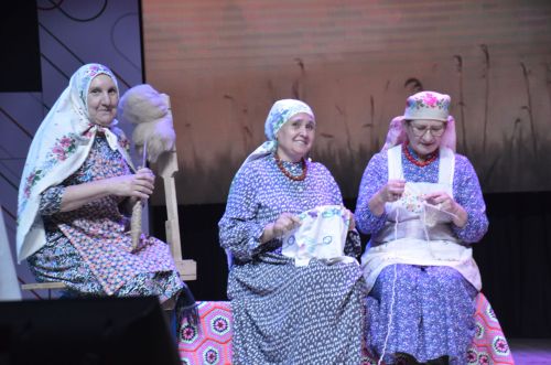 Триумф талантов: в Агрызском районе прошёл гала-концерт «Радуга культур»