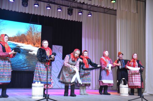 Триумф талантов: в Агрызском районе прошёл гала-концерт «Радуга культур»