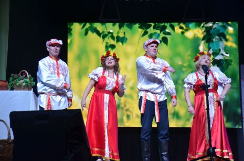Триумф талантов: в Агрызском районе прошёл гала-концерт «Радуга культур»