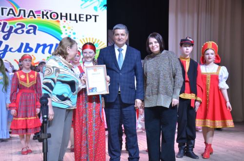 Триумф талантов: в Агрызском районе прошёл гала-концерт «Радуга культур»