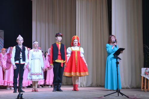 Триумф талантов: в Агрызском районе прошёл гала-концерт «Радуга культур»