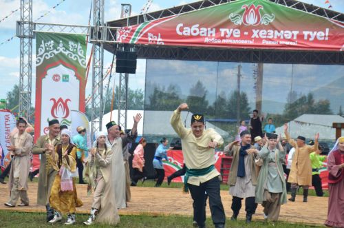 В Агрызе состоялся народный татарский праздник - Сабантуй
