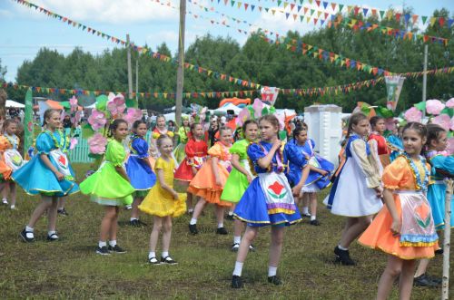 В Агрызе состоялся народный татарский праздник - Сабантуй