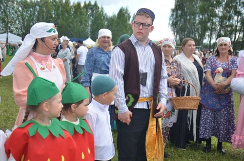 В Агрызе состоялся народный татарский праздник - Сабантуй