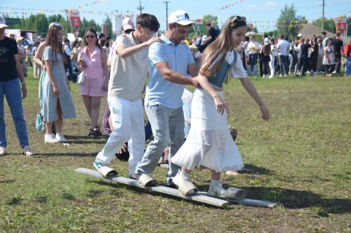 В Агрызе состоялся народный татарский праздник - Сабантуй