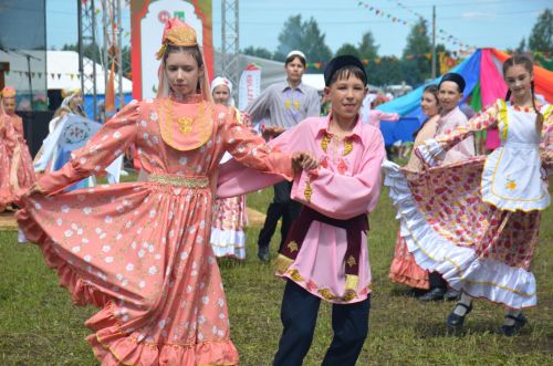 В Агрызе состоялся народный татарский праздник - Сабантуй
