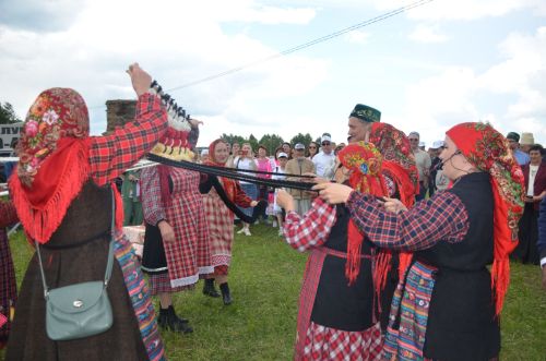 В Агрызе состоялся народный татарский праздник - Сабантуй