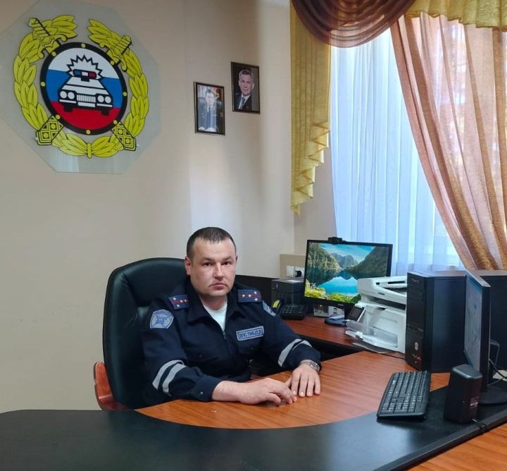 Начальник ОГИБДД по Агрызскому району Юрий Глезденев обращается к агрызцам