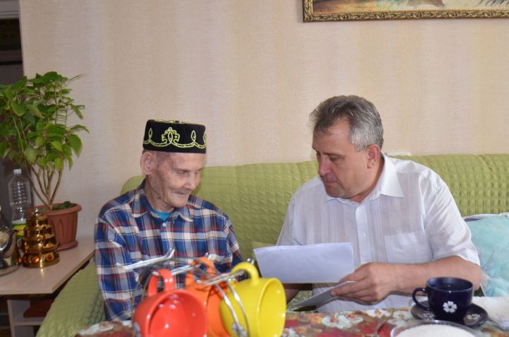 Әгерҗедә яшәүче тыл һәм хезмәт ветеранын олуг юбилее белән котладылар