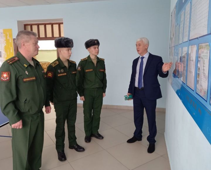 Курсанты военных учебных заведений посетили колледж Агрыза